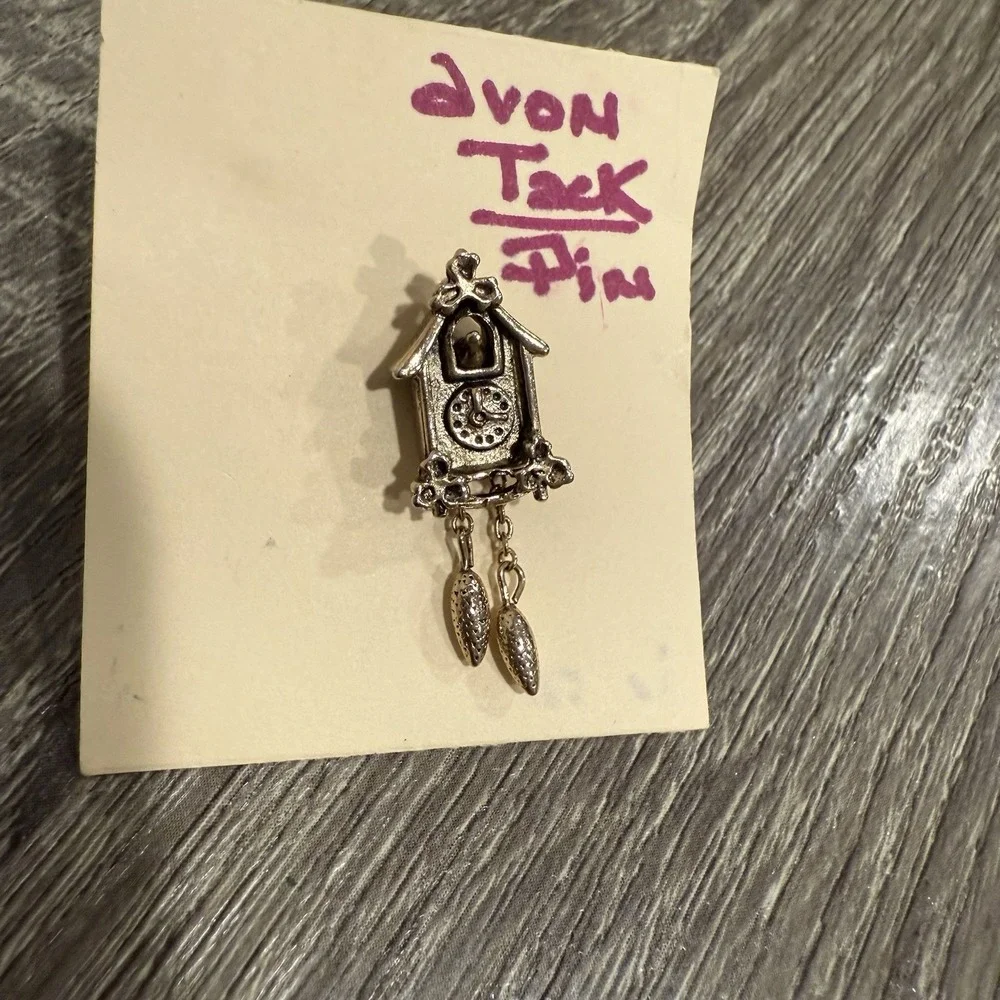 VTG Signed AVON Gold Tone CUCKOO CLOCK Pin Brooch - Picture 8 of 8